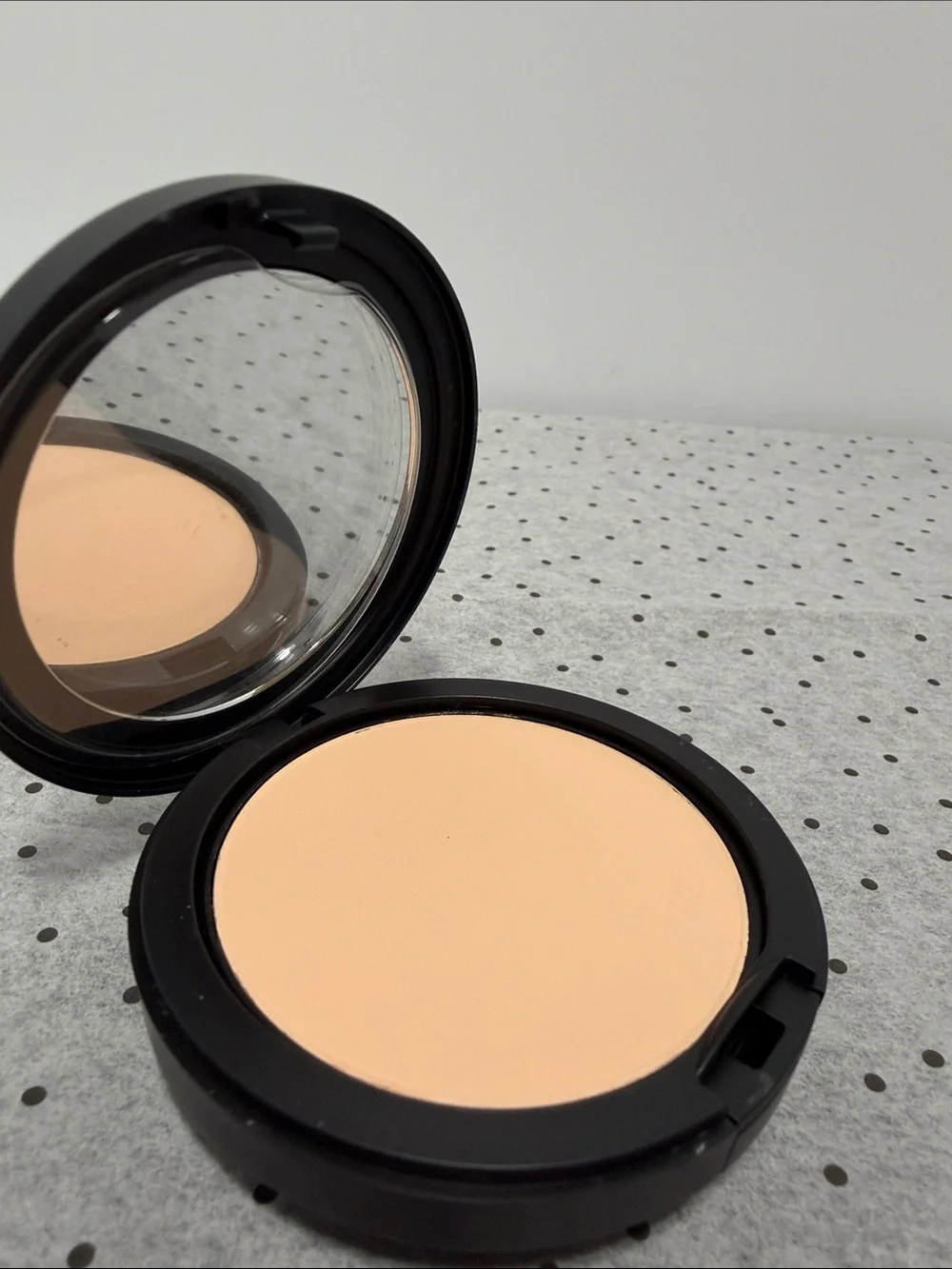 MAC NW5 studio fix Pressed Powder plus foundation compact new